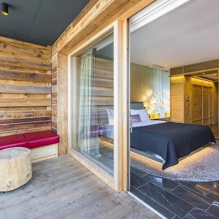 Ξενοδοχείο W